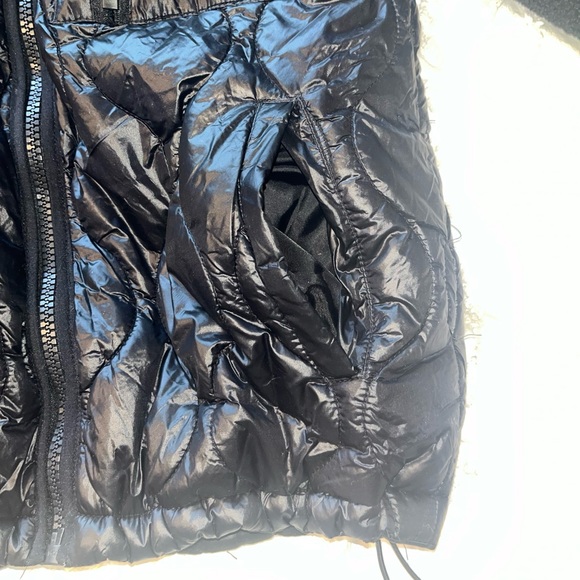 Kookaburra By UGG Reversible Sherpa Puffer Jacket - Picture 10 of 10